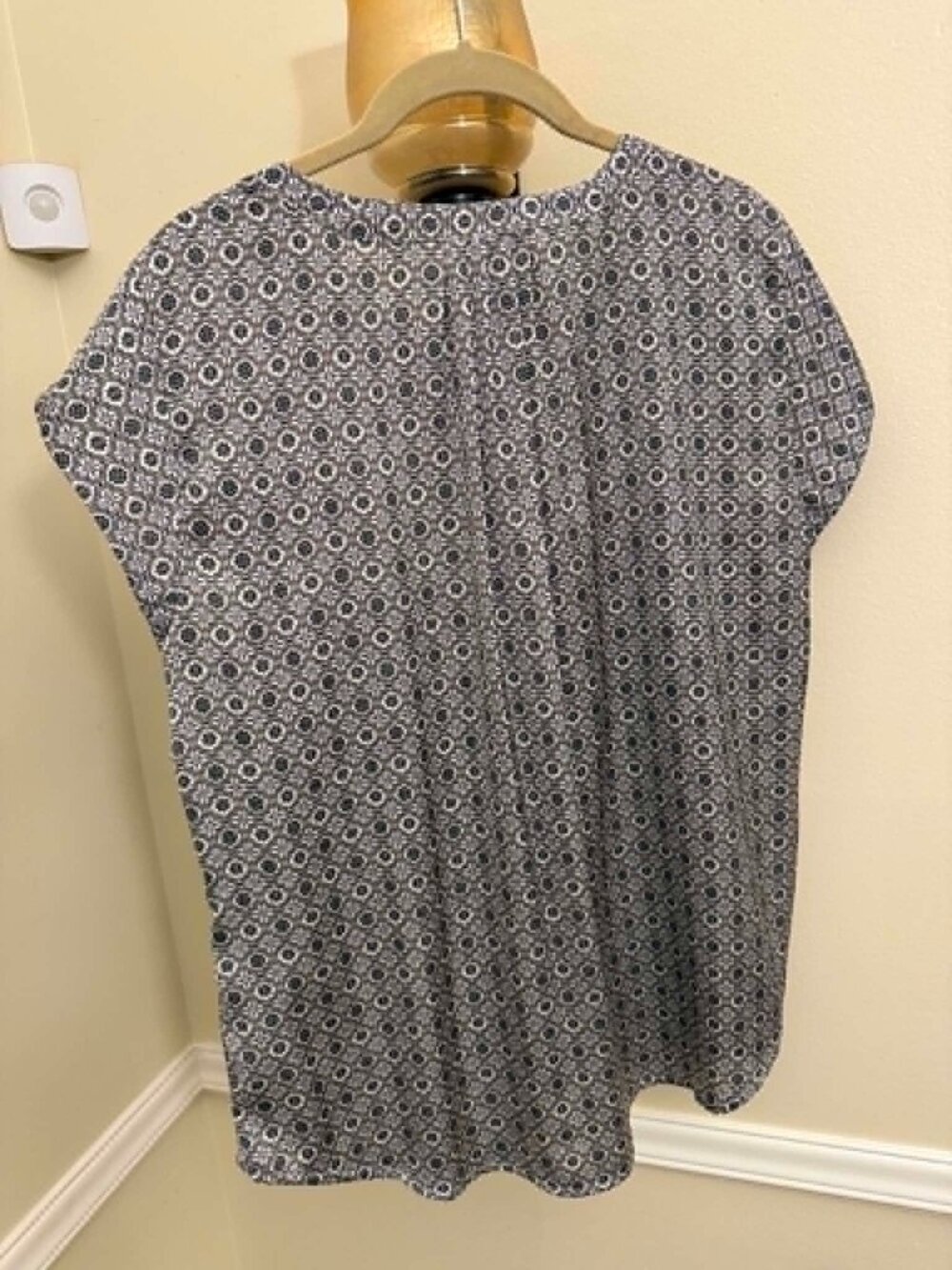 LIZ CLAIBORNE MULTICOLOR CAP SLEEVE BLOUSE LARGE - Picture 2 of 2